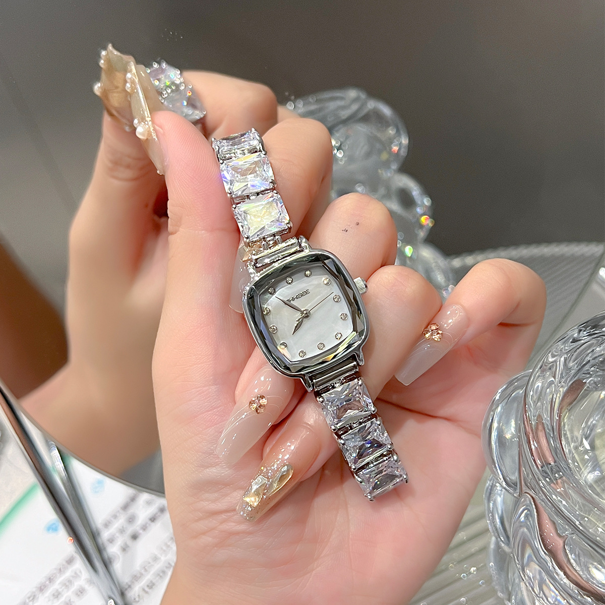 High Jewelry Watches - 2025 High-end-Frauen Uhr Diamant Licht Luxus