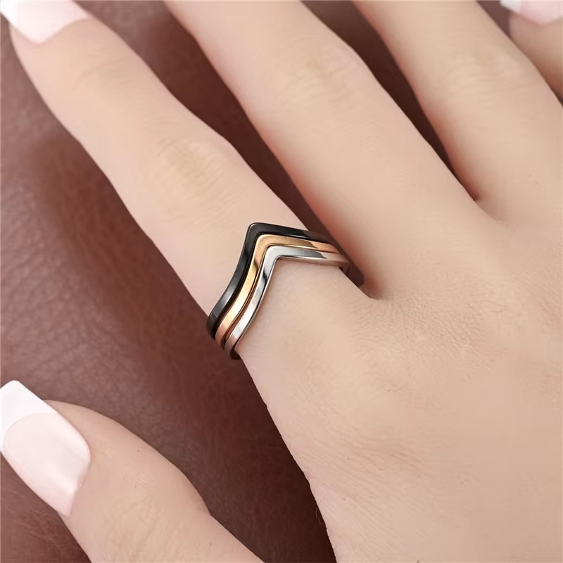 Minimalist Ring Stackable - Minimalistischer Unregelmäßiger Chevron V-Ring Dünner Edelstahl